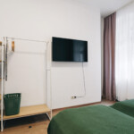 Schlafzimmer 2 mit 43 Zoll Fernseher